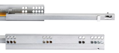 Guide sottopavimento, capacità di carico: 25 kg (56 lbs), 500 mm (19-11/16"), versione: estrazione parziale con chiusura ammortizzata, 3019505. Cassetti sottopavimento di alta qualità per cassetti in legno, cassetti in legno, ripiani in legno e molto altro, di EMUCA - immagine 4